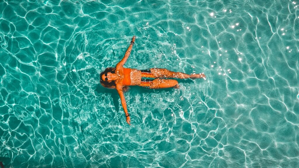 Come trattare i capelli in piscina